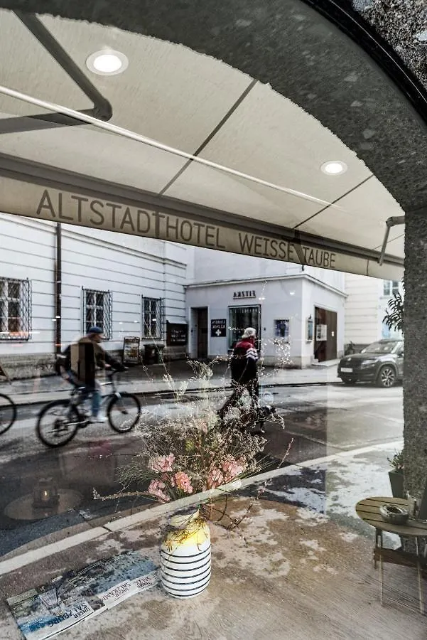 Altstadthotel Weisse Taube Salzburg 4*,