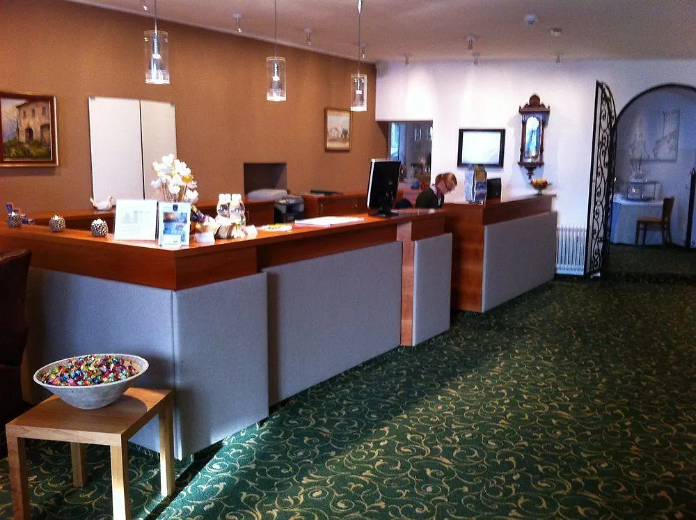 Altstadthotel Weisse Taube Salzburg 4*,